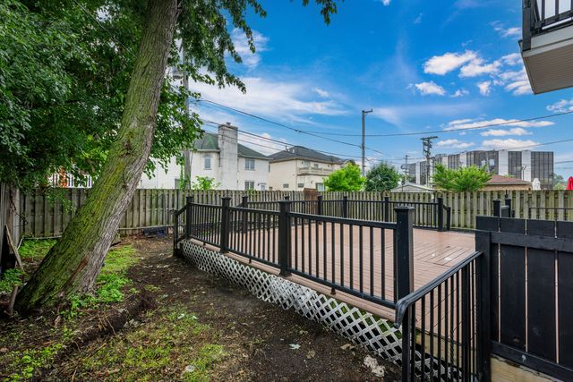 6723 N HARDING Avenue, Lincolnwood, IL 60712