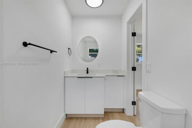 7970 NW 176th St, Hialeah, FL 33015