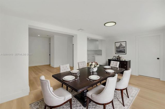 7970 NW 176th St, Hialeah, FL 33015