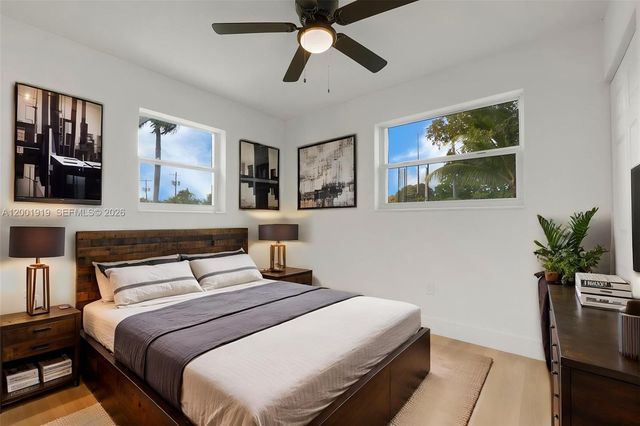 7970 NW 176th St, Hialeah, FL 33015