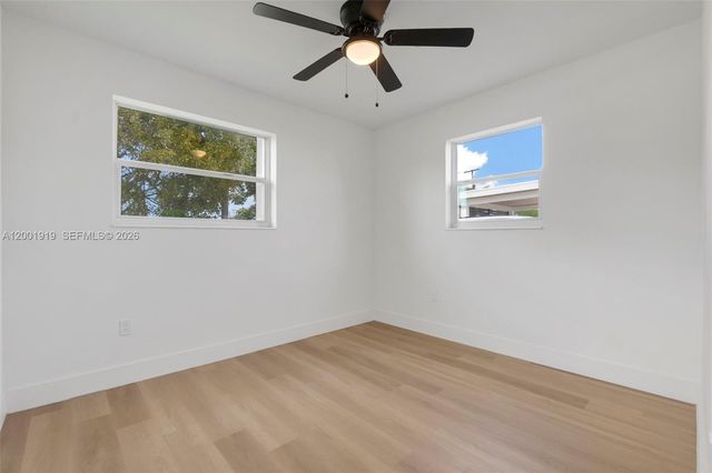 7970 NW 176th St, Hialeah, FL 33015