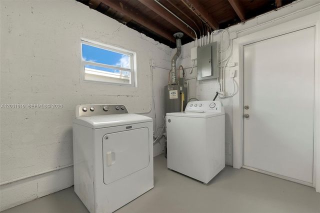 7970 NW 176th St, Hialeah, FL 33015