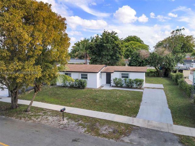 7970 NW 176th St, Hialeah, FL 33015
