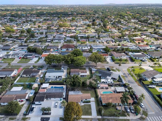 7970 NW 176th St, Hialeah, FL 33015