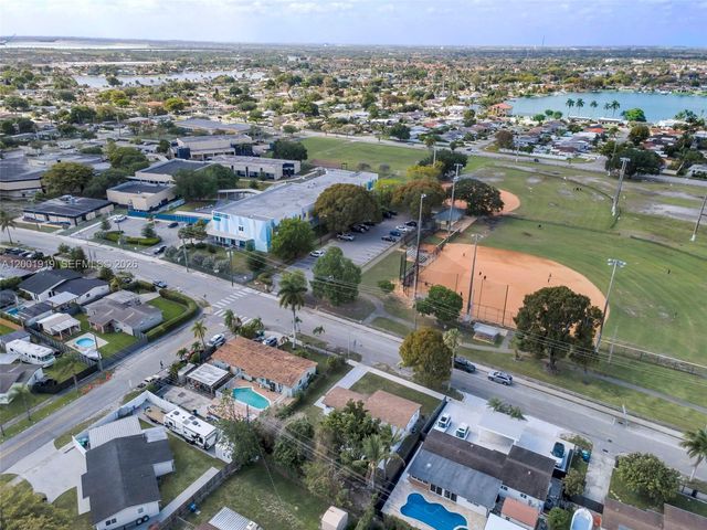 7970 NW 176th St, Hialeah, FL 33015