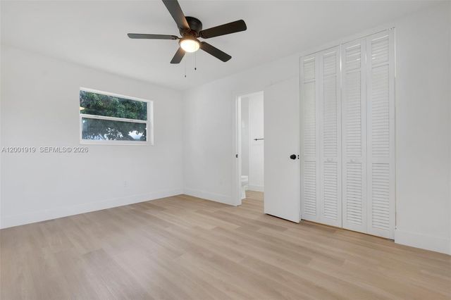 7970 NW 176th St, Hialeah, FL 33015