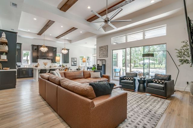 673 S Sugartree Drive, Lipan, TX 76462