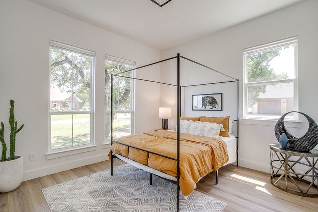 673 S Sugartree Drive, Lipan, TX 76462
