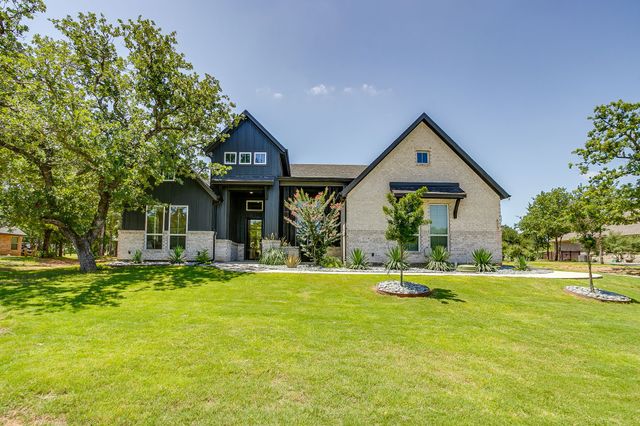 673 S Sugartree Drive, Lipan, TX 76462