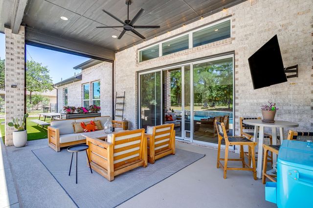673 S Sugartree Drive, Lipan, TX 76462