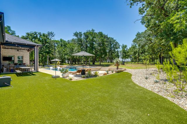 673 S Sugartree Drive, Lipan, TX 76462