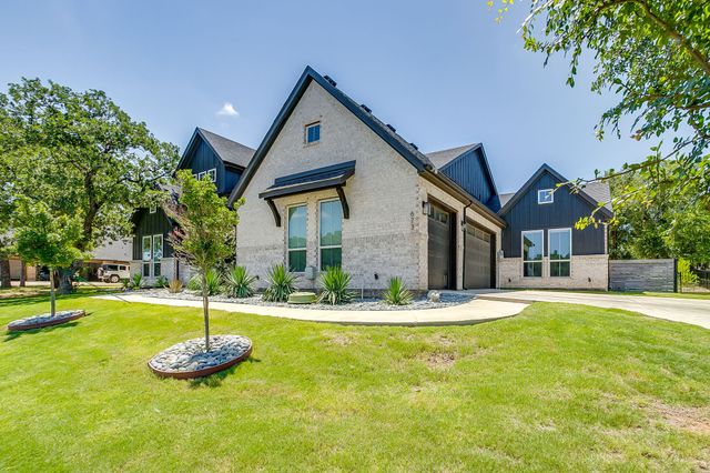 673 S Sugartree Drive, Lipan, TX 76462