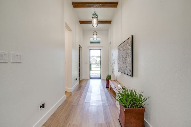 673 S Sugartree Drive, Lipan, TX 76462