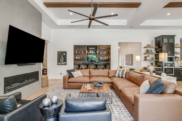 673 S Sugartree Drive, Lipan, TX 76462