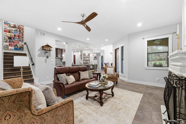 280 Sundog Road, Huntsville, TX 77340