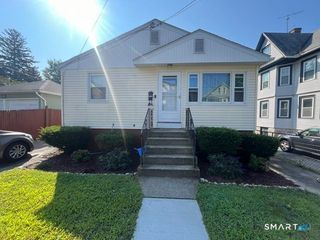 12 Pleasant Street, New London, CT 06320