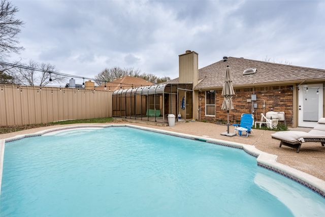 4950 Highbank Drive, Arlington, TX 76018