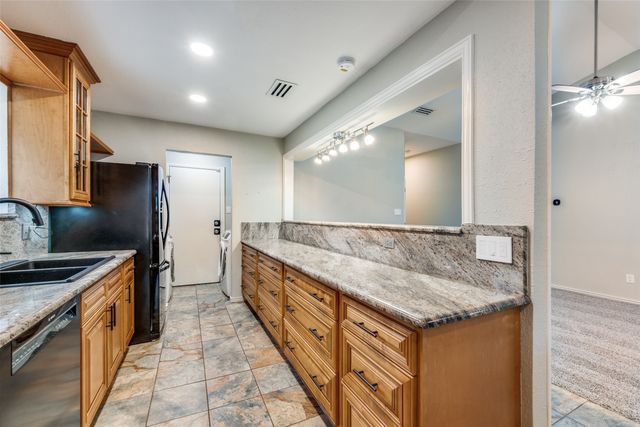 4950 Highbank Drive, Arlington, TX 76018