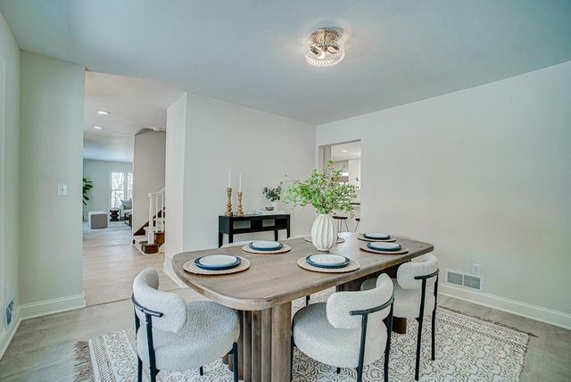 86 Old Wildwood Road, Mahtomedi, MN 55115