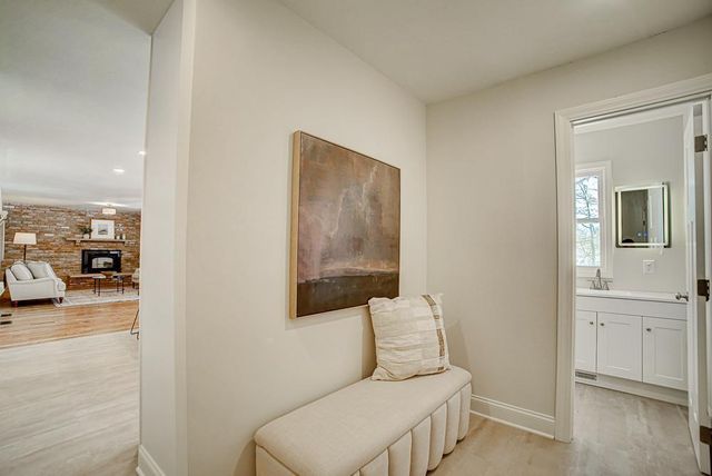 86 Old Wildwood Road, Mahtomedi, MN 55115