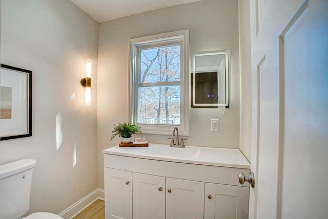 86 Old Wildwood Road, Mahtomedi, MN 55115