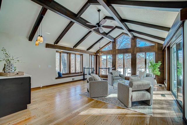 86 Old Wildwood Road, Mahtomedi, MN 55115