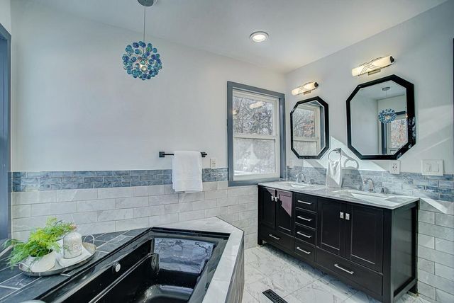 86 Old Wildwood Road, Mahtomedi, MN 55115