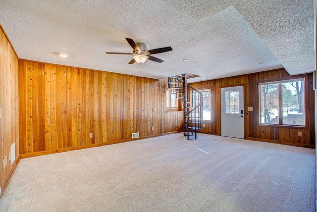 86 Old Wildwood Road, Mahtomedi, MN 55115