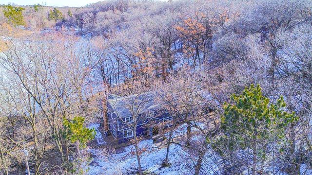 86 Old Wildwood Road, Mahtomedi, MN 55115