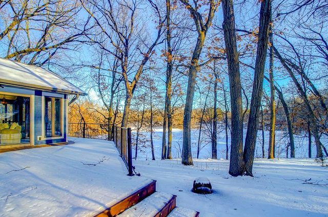 86 Old Wildwood Road, Mahtomedi, MN 55115