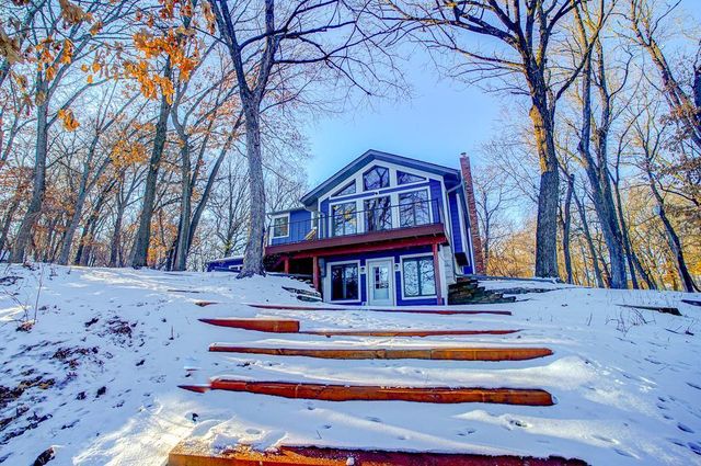 86 Old Wildwood Road, Mahtomedi, MN 55115