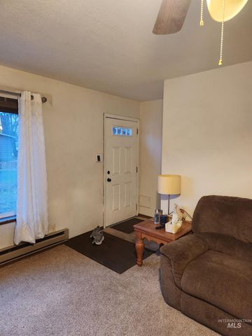 154 Avenida Del Rio W, Twin Falls, ID 83301