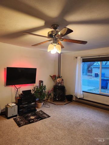 154 Avenida Del Rio W, Twin Falls, ID 83301