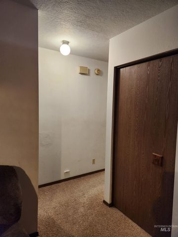 154 Avenida Del Rio W, Twin Falls, ID 83301