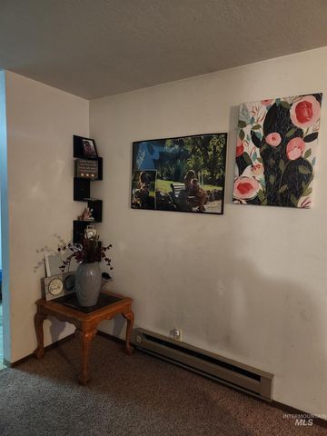 154 Avenida Del Rio W, Twin Falls, ID 83301