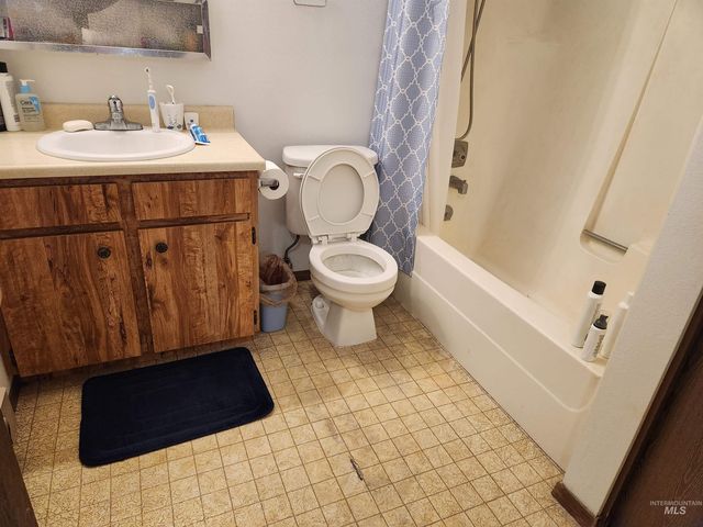 154 Avenida Del Rio W, Twin Falls, ID 83301