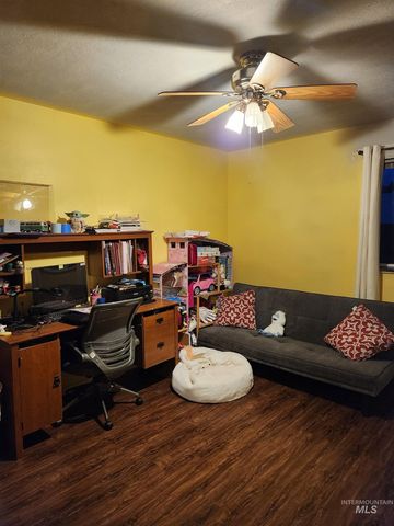 154 Avenida Del Rio W, Twin Falls, ID 83301