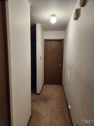 154 Avenida Del Rio W, Twin Falls, ID 83301