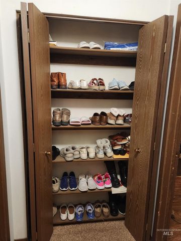 154 Avenida Del Rio W, Twin Falls, ID 83301