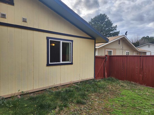 154 Avenida Del Rio W, Twin Falls, ID 83301