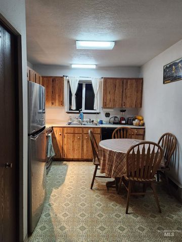 154 Avenida Del Rio W, Twin Falls, ID 83301