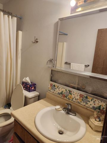 154 Avenida Del Rio W, Twin Falls, ID 83301