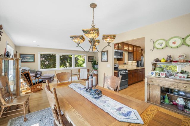 818 Badger LANE E, West Bend, WI 53095