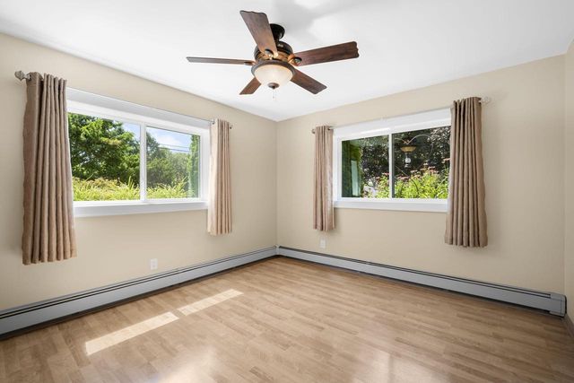 818 Badger LANE E, West Bend, WI 53095