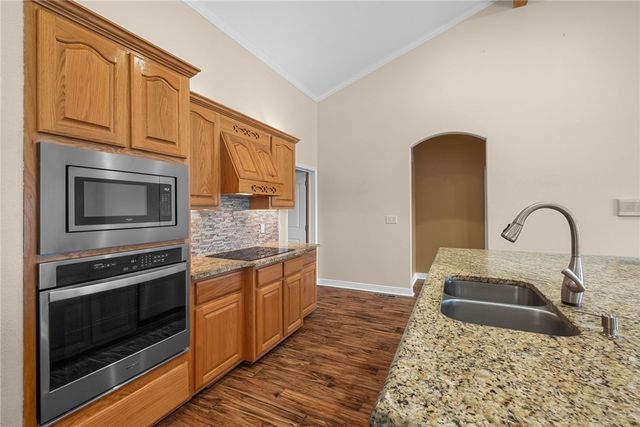 7 Summers Lane, Bella Vista, AR 72715