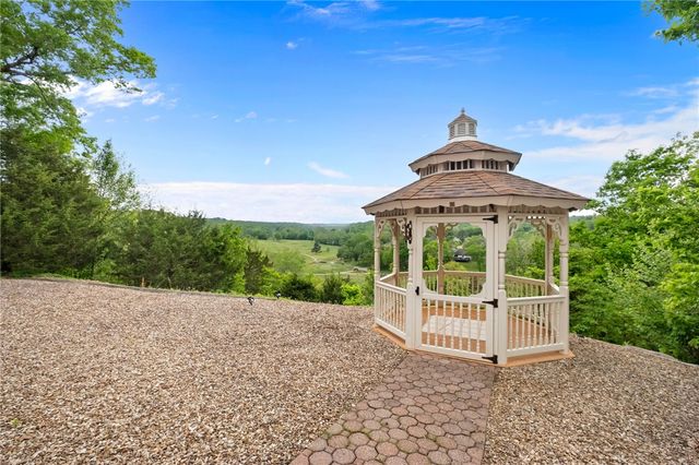 7 Summers Lane, Bella Vista, AR 72715