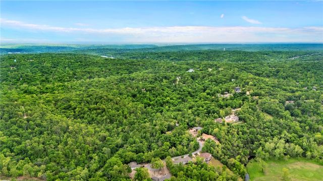 7 Summers Lane, Bella Vista, AR 72715