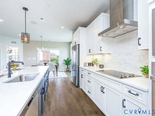 200 Brattice Dr, Chesterfield, VA 23114