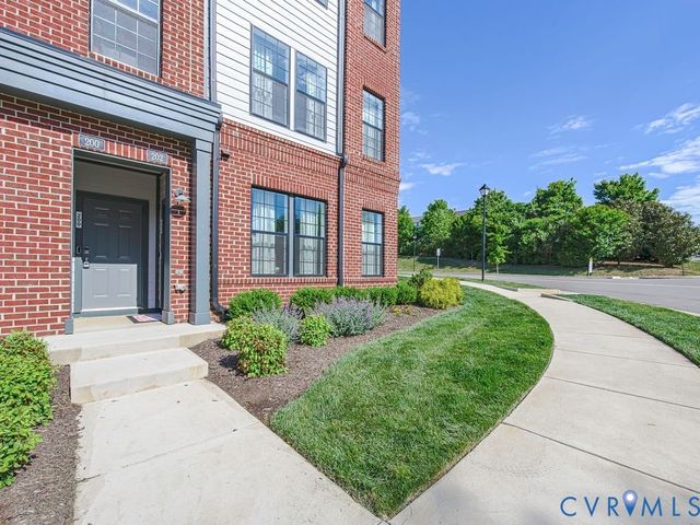 200 Brattice Dr, Chesterfield, VA 23114