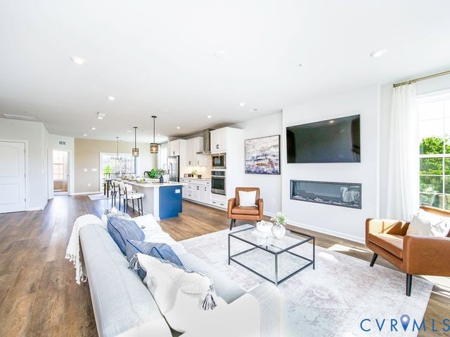 200 Brattice Dr, Chesterfield, VA 23114